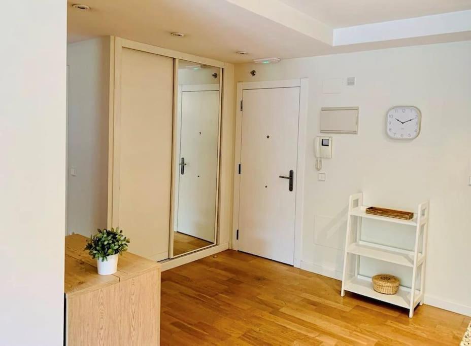 Nuevo Terraza: Spacious 2-bedroom With Parking Apartment