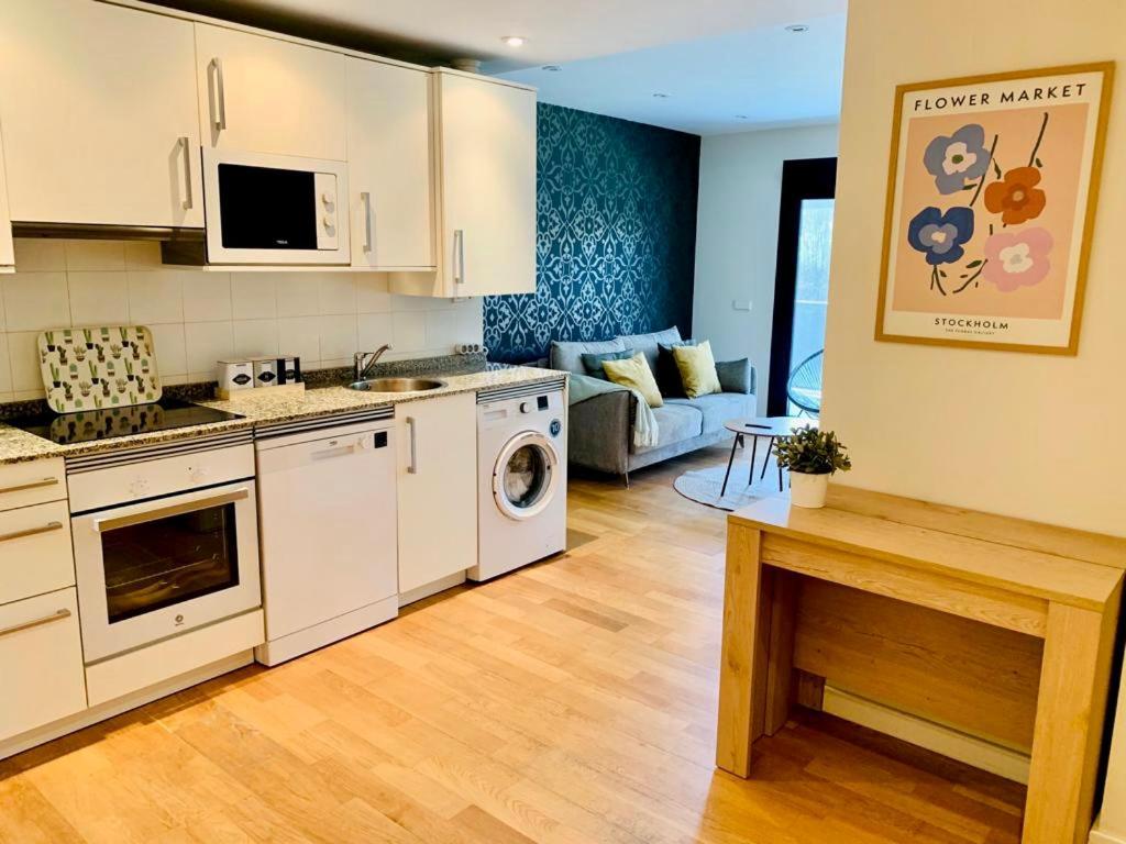 Nuevo Terraza: Spacious 2-bedroom With Parking *